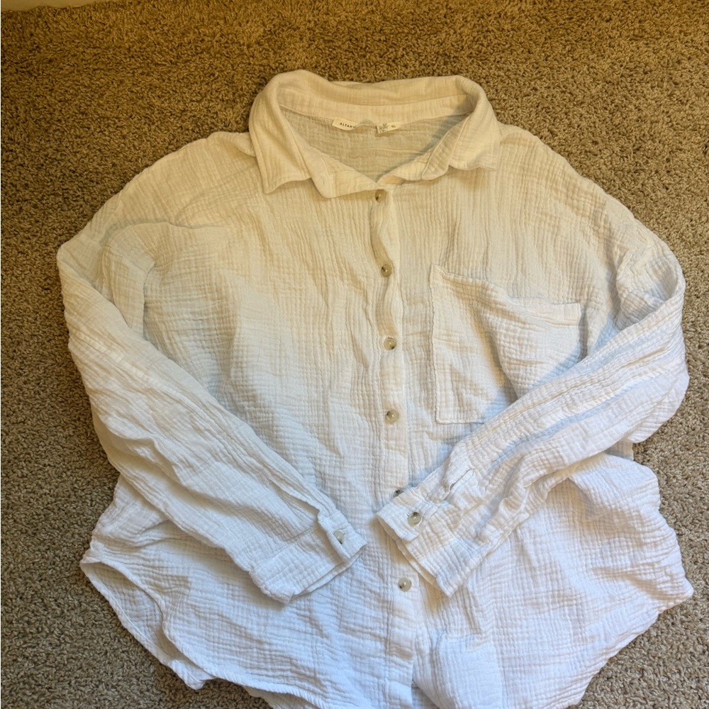 White Light-weight Button-Up Shirt
